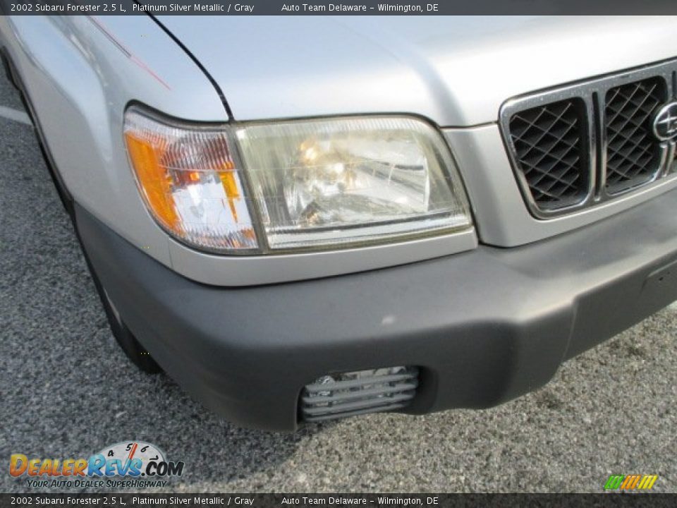 2002 Subaru Forester 2.5 L Platinum Silver Metallic / Gray Photo #24