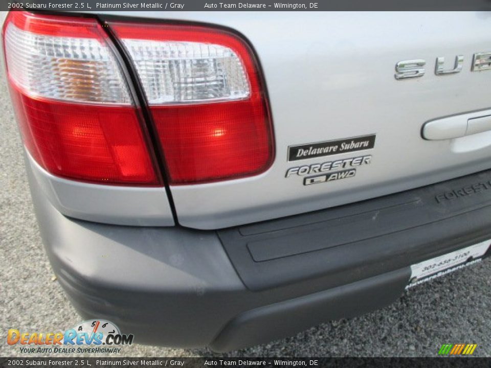2002 Subaru Forester 2.5 L Platinum Silver Metallic / Gray Photo #27