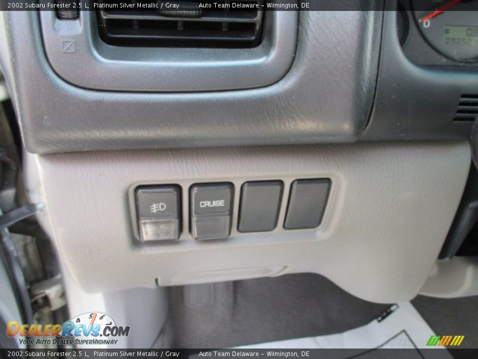 2002 Subaru Forester 2.5 L Platinum Silver Metallic / Gray Photo #28