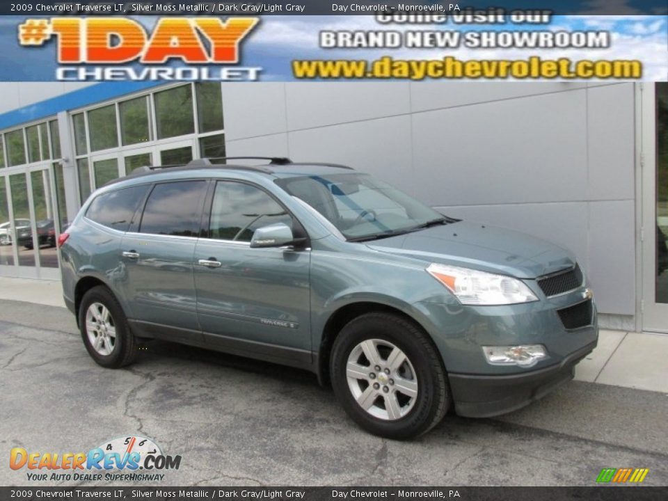 2009 Chevrolet Traverse LT Silver Moss Metallic / Dark Gray/Light Gray Photo #1