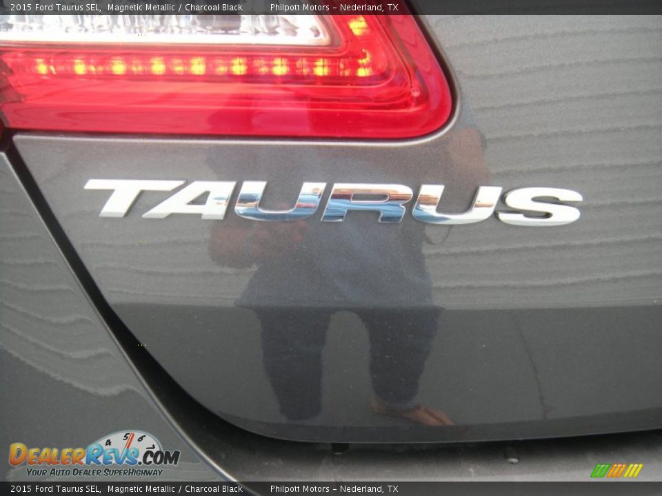 2015 Ford Taurus SEL Magnetic Metallic / Charcoal Black Photo #13