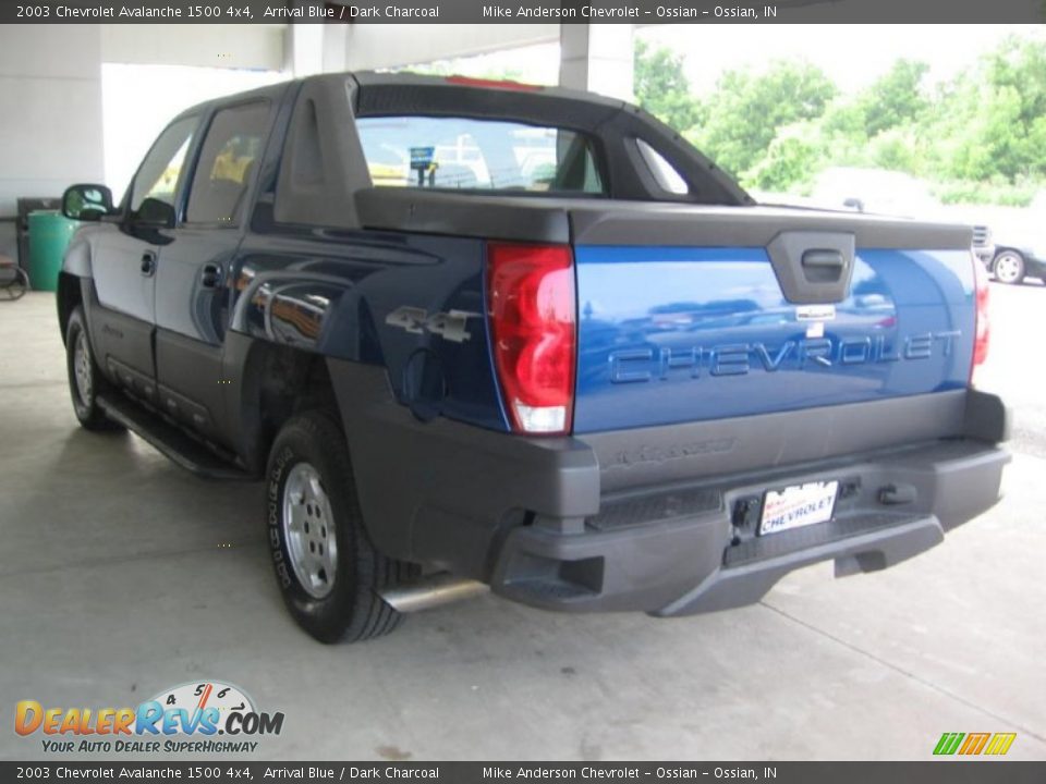 2003 Chevrolet Avalanche 1500 4x4 Arrival Blue / Dark Charcoal Photo #3