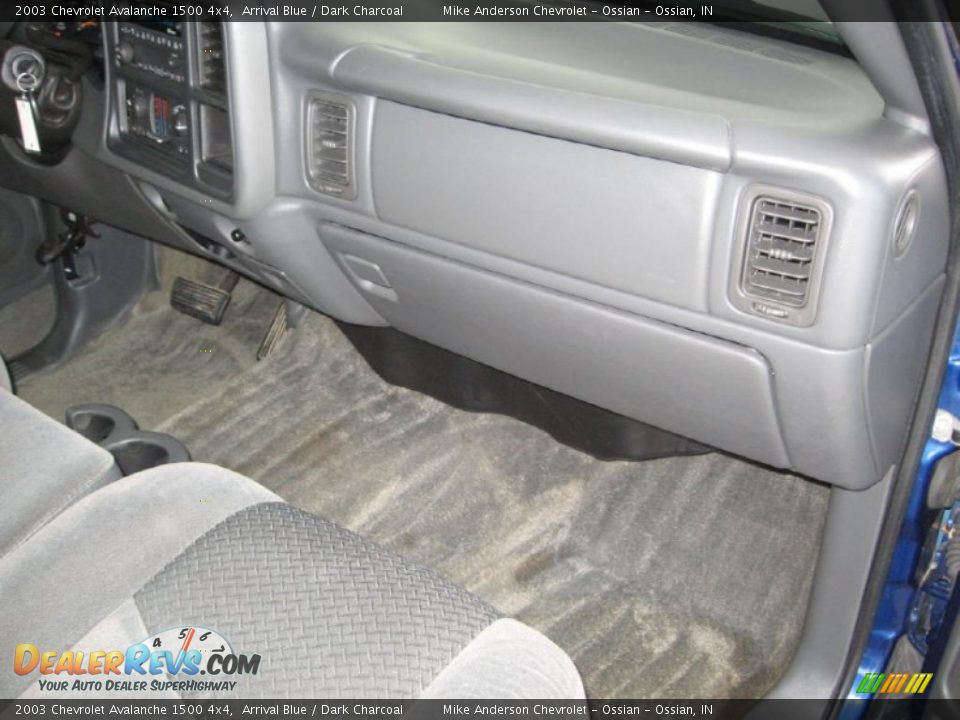 2003 Chevrolet Avalanche 1500 4x4 Arrival Blue / Dark Charcoal Photo #11