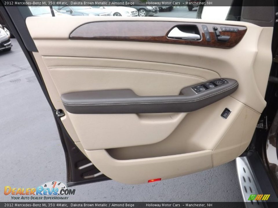 Door Panel of 2012 Mercedes-Benz ML 350 4Matic Photo #18