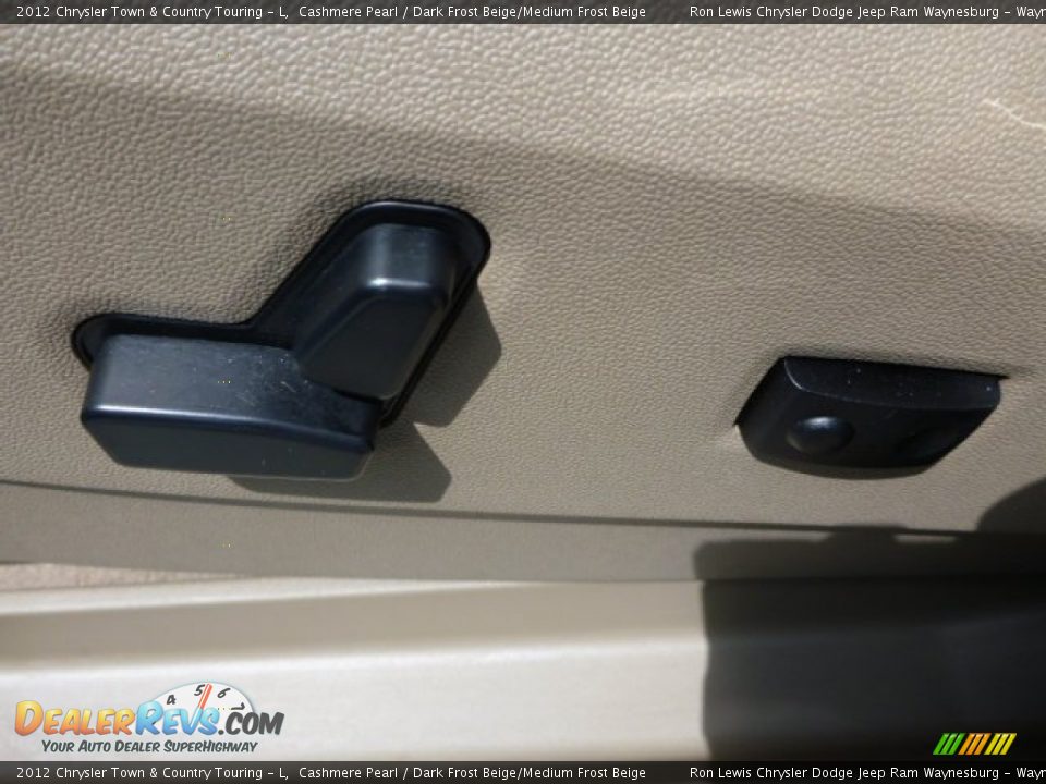 2012 Chrysler Town & Country Touring - L Cashmere Pearl / Dark Frost Beige/Medium Frost Beige Photo #14