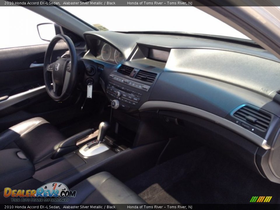 2010 Honda Accord EX-L Sedan Alabaster Silver Metallic / Black Photo #28