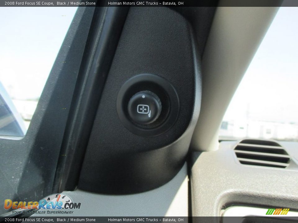 2008 Ford Focus SE Coupe Black / Medium Stone Photo #15