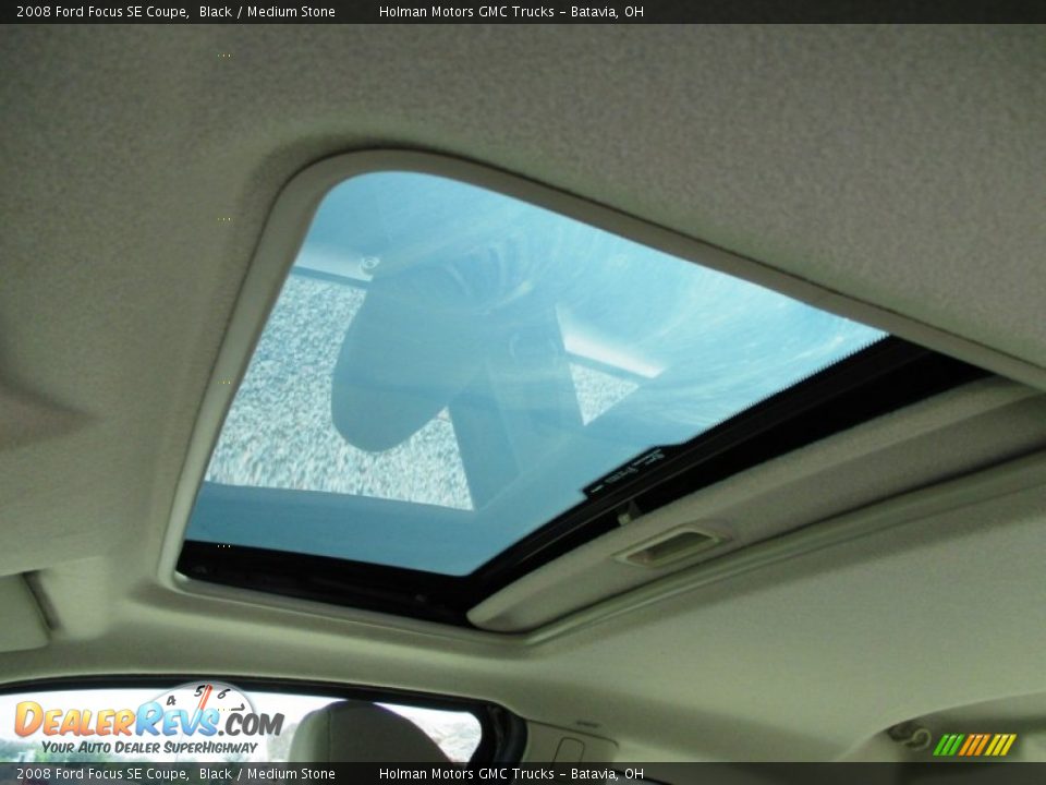 2008 Ford Focus SE Coupe Black / Medium Stone Photo #17