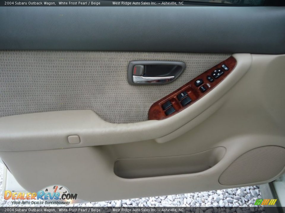 2004 Subaru Outback Wagon White Frost Pearl / Beige Photo #9