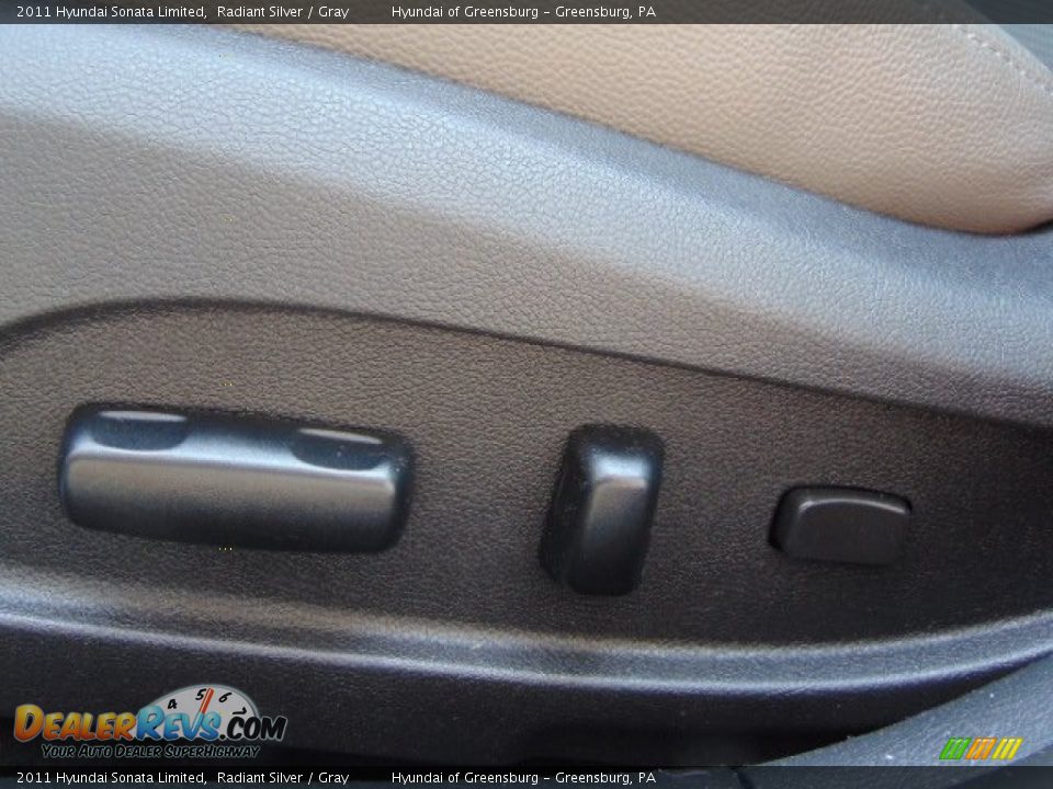 2011 Hyundai Sonata Limited Radiant Silver / Gray Photo #17