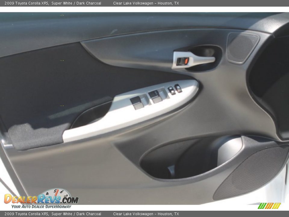 2009 Toyota Corolla XRS Super White / Dark Charcoal Photo #13