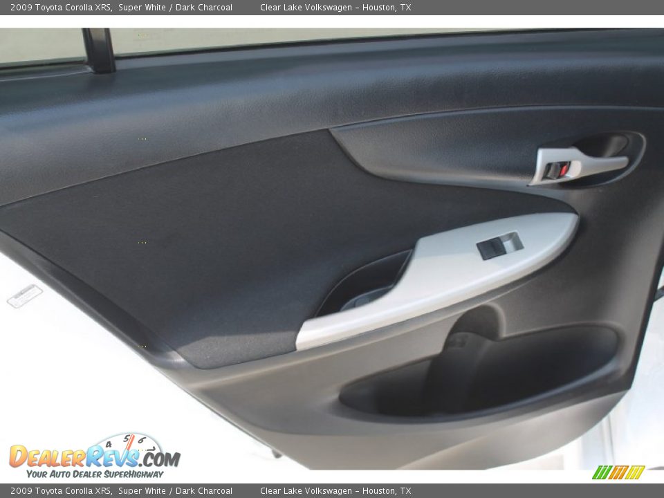2009 Toyota Corolla XRS Super White / Dark Charcoal Photo #27