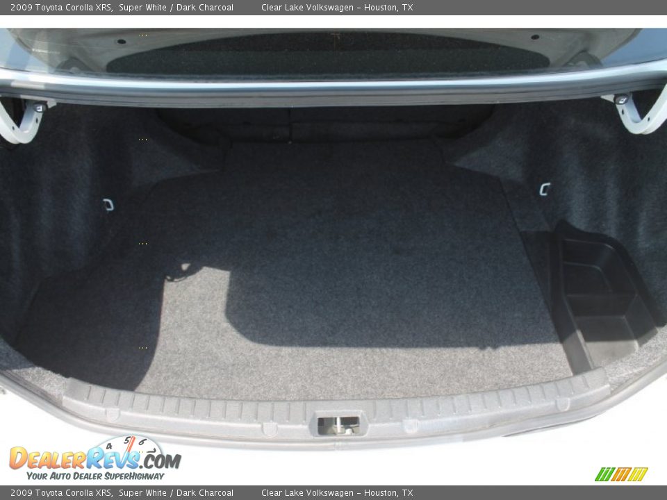 2009 Toyota Corolla XRS Super White / Dark Charcoal Photo #31
