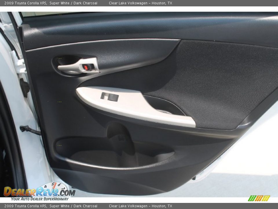 2009 Toyota Corolla XRS Super White / Dark Charcoal Photo #32