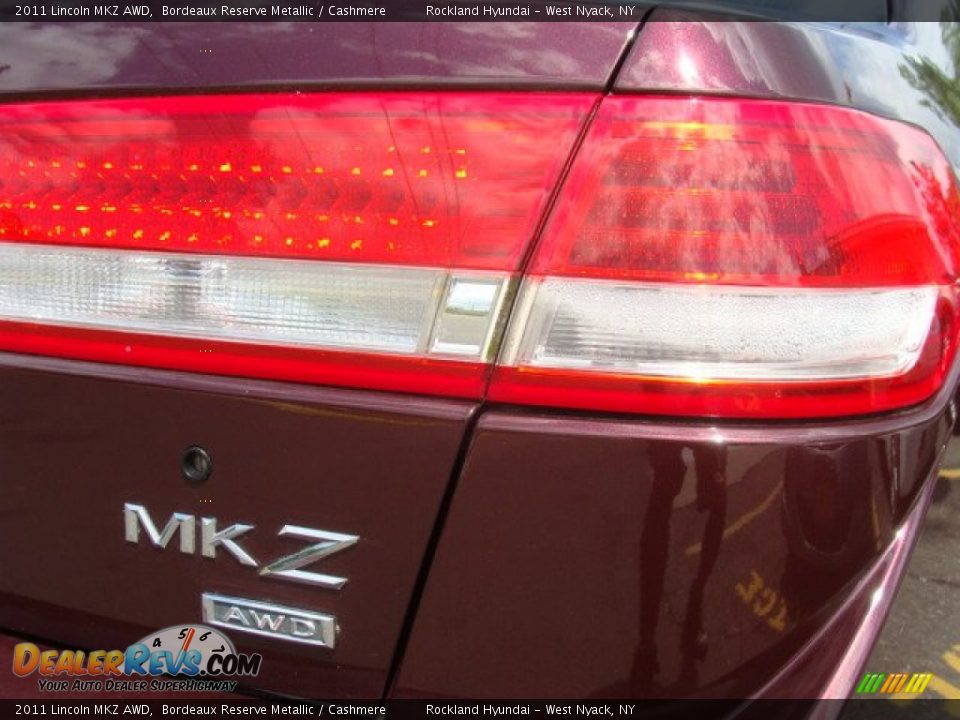 2011 Lincoln MKZ AWD Bordeaux Reserve Metallic / Cashmere Photo #23