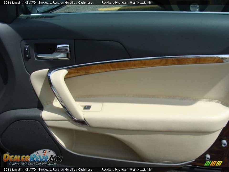 2011 Lincoln MKZ AWD Bordeaux Reserve Metallic / Cashmere Photo #25