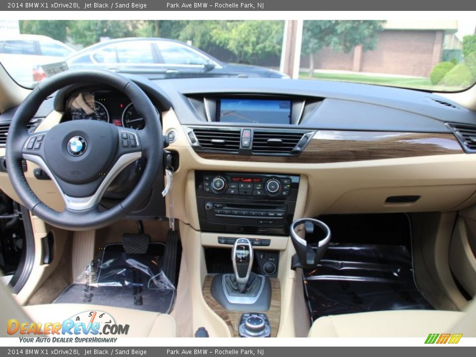 2014 BMW X1 xDrive28i Jet Black / Sand Beige Photo #14