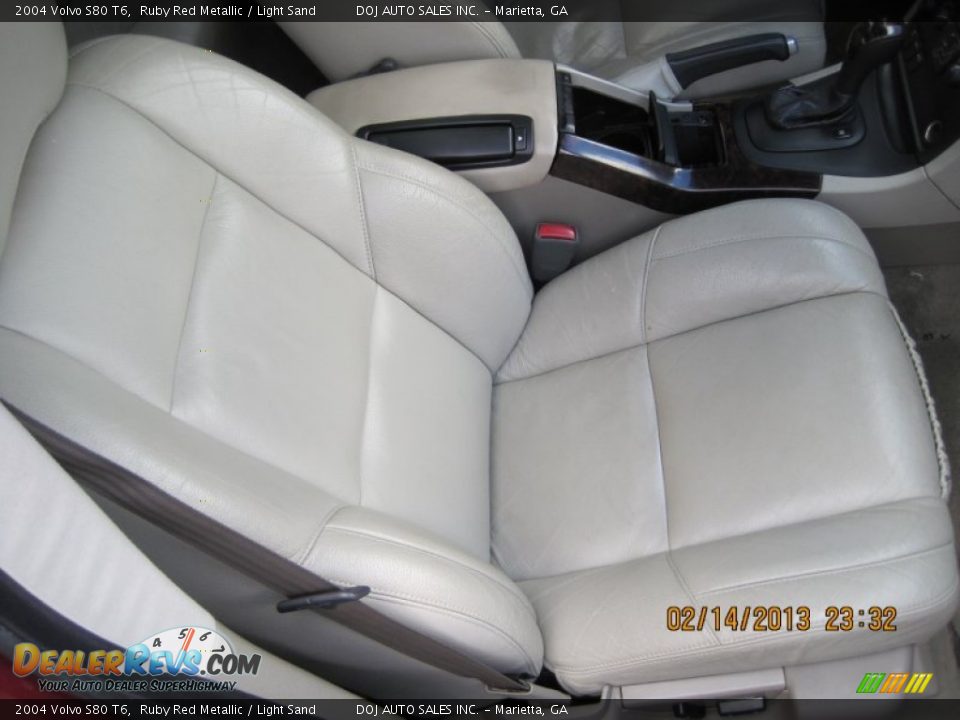2004 Volvo S80 T6 Ruby Red Metallic / Light Sand Photo #17