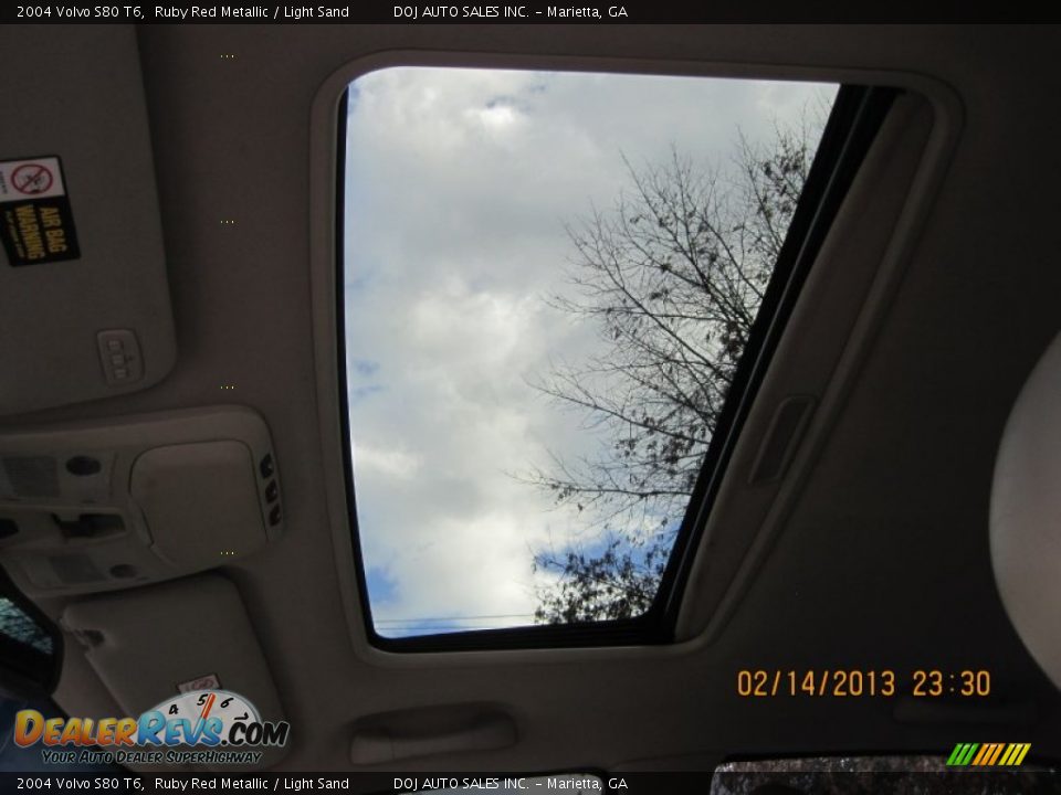 2004 Volvo S80 T6 Ruby Red Metallic / Light Sand Photo #27