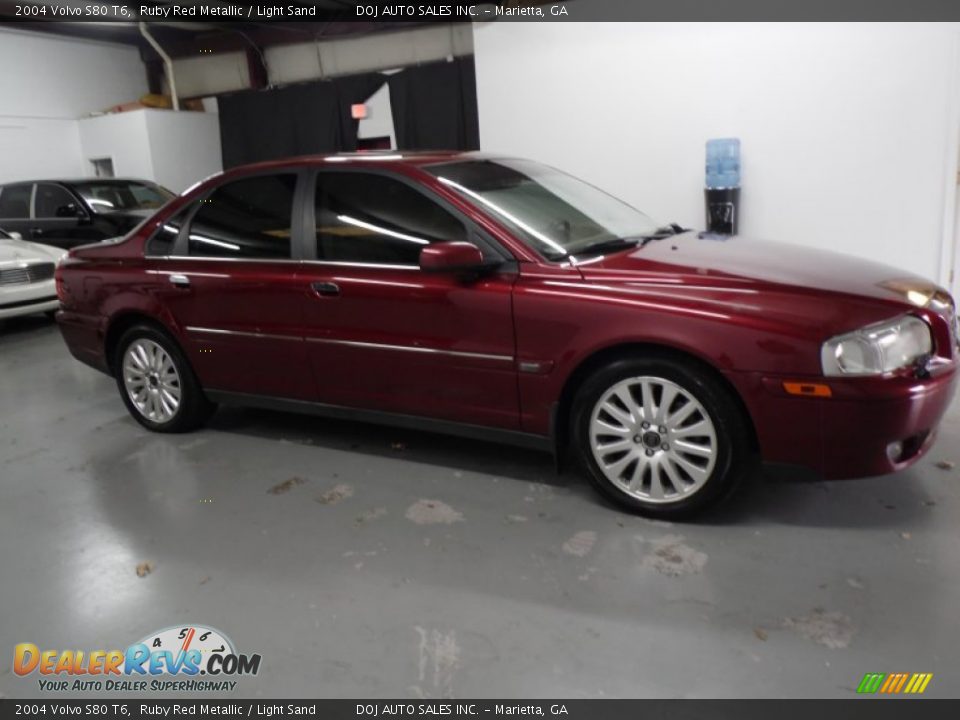 2004 Volvo S80 T6 Ruby Red Metallic / Light Sand Photo #31