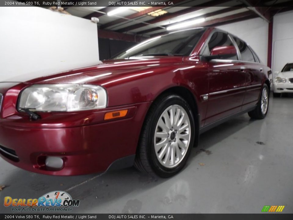2004 Volvo S80 T6 Ruby Red Metallic / Light Sand Photo #34