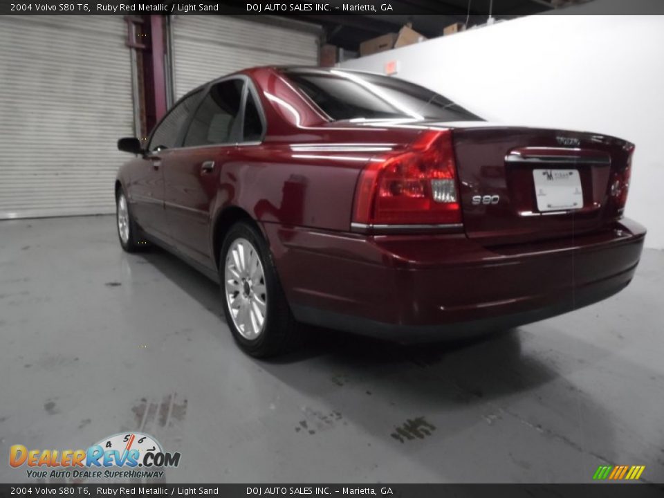 2004 Volvo S80 T6 Ruby Red Metallic / Light Sand Photo #35