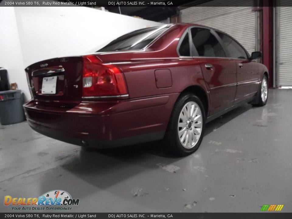 2004 Volvo S80 T6 Ruby Red Metallic / Light Sand Photo #36
