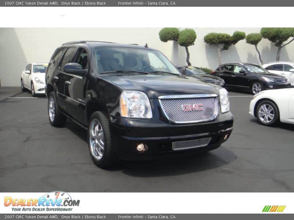 2007 GMC Yukon Denali AWD Onyx Black / Ebony Black Photo #3