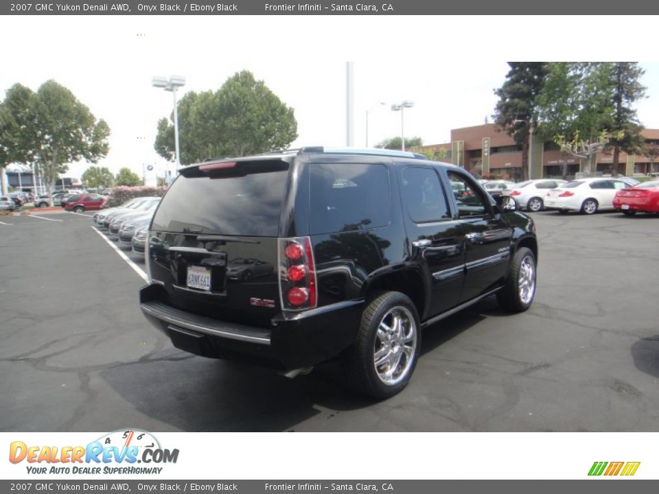 2007 GMC Yukon Denali AWD Onyx Black / Ebony Black Photo #4
