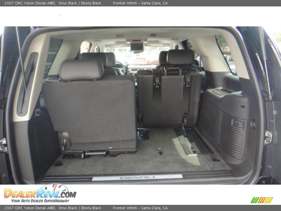 2007 GMC Yukon Denali AWD Onyx Black / Ebony Black Photo #9