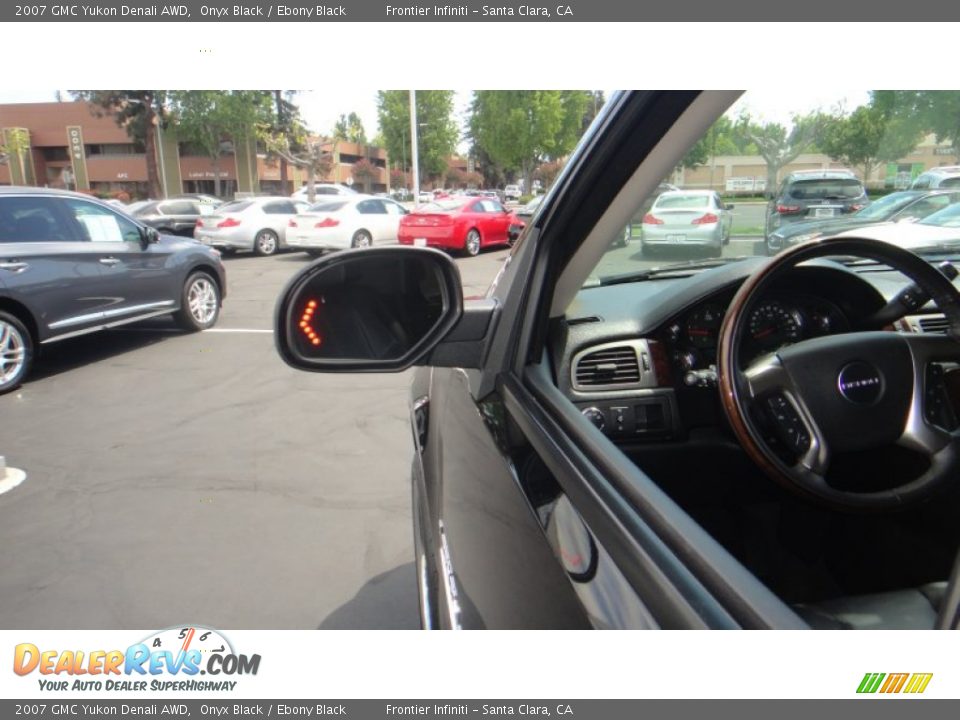 2007 GMC Yukon Denali AWD Onyx Black / Ebony Black Photo #18