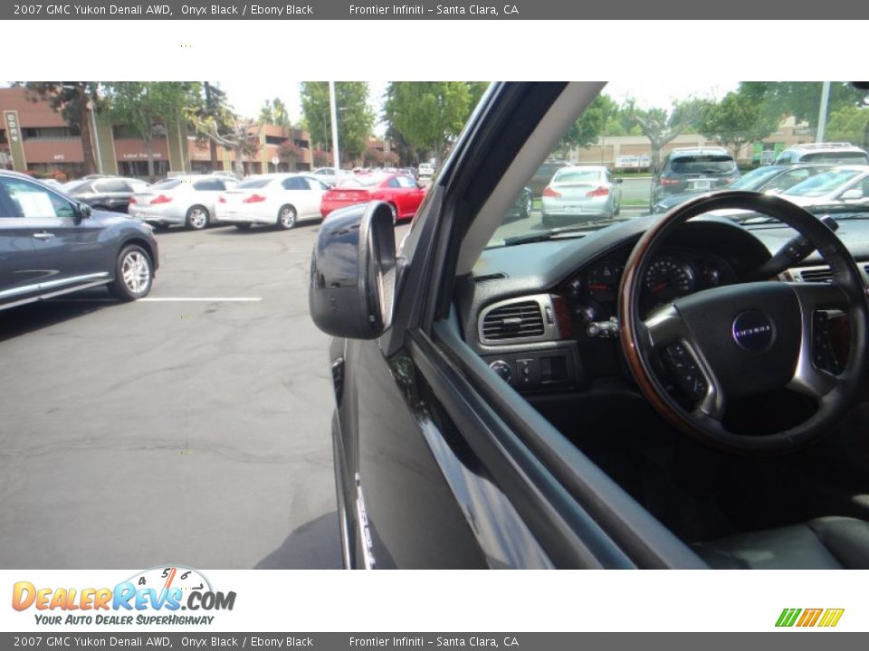 2007 GMC Yukon Denali AWD Onyx Black / Ebony Black Photo #19