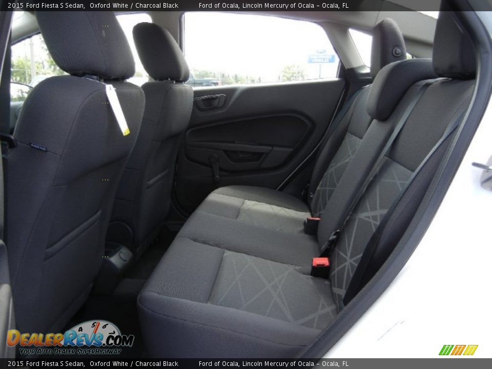 2015 Ford Fiesta S Sedan Oxford White / Charcoal Black Photo #7