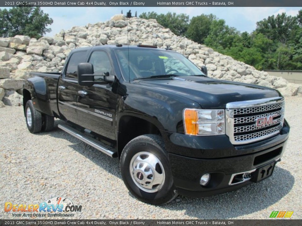 Front 3/4 View of 2013 GMC Sierra 3500HD Denali Crew Cab 4x4 Dually Photo #1