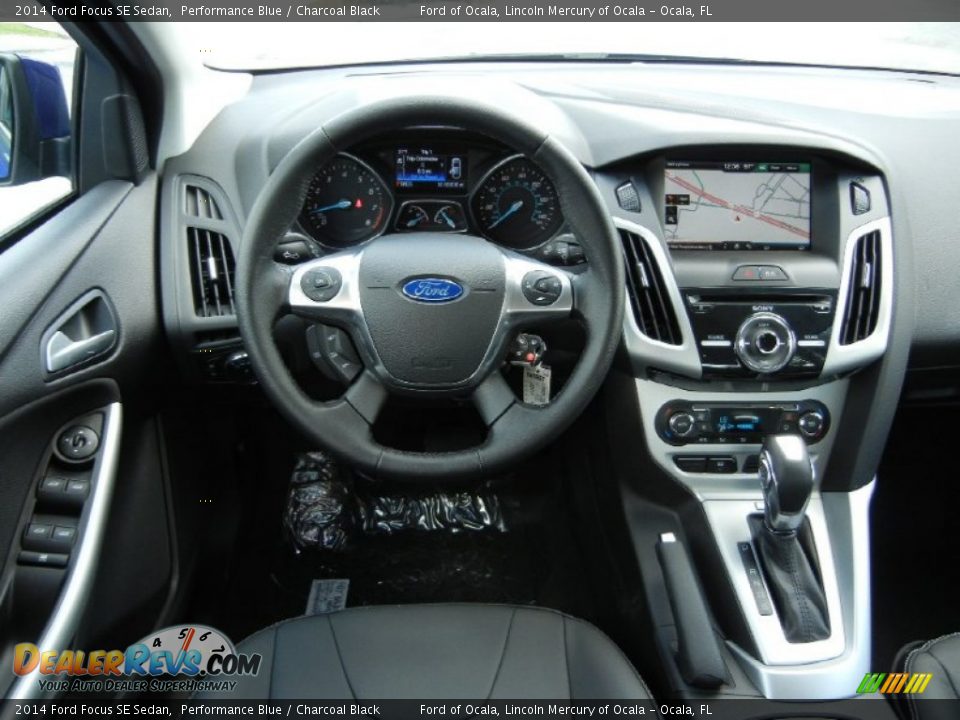 2014 Ford Focus SE Sedan Performance Blue / Charcoal Black Photo #9