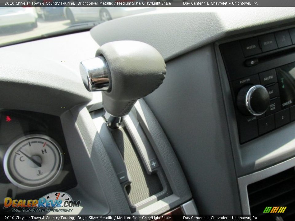 2010 Chrysler Town & Country Touring Shifter Photo #26