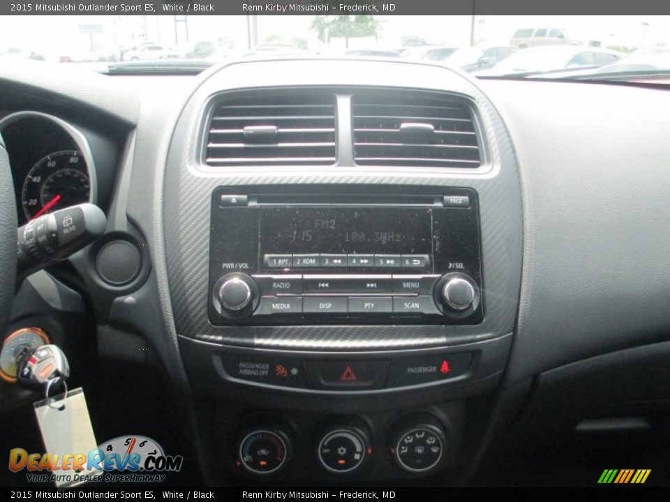 2015 Mitsubishi Outlander Sport ES White / Black Photo #9