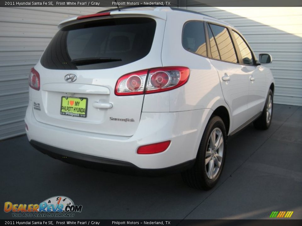 2011 Hyundai Santa Fe SE Frost White Pearl / Gray Photo #4