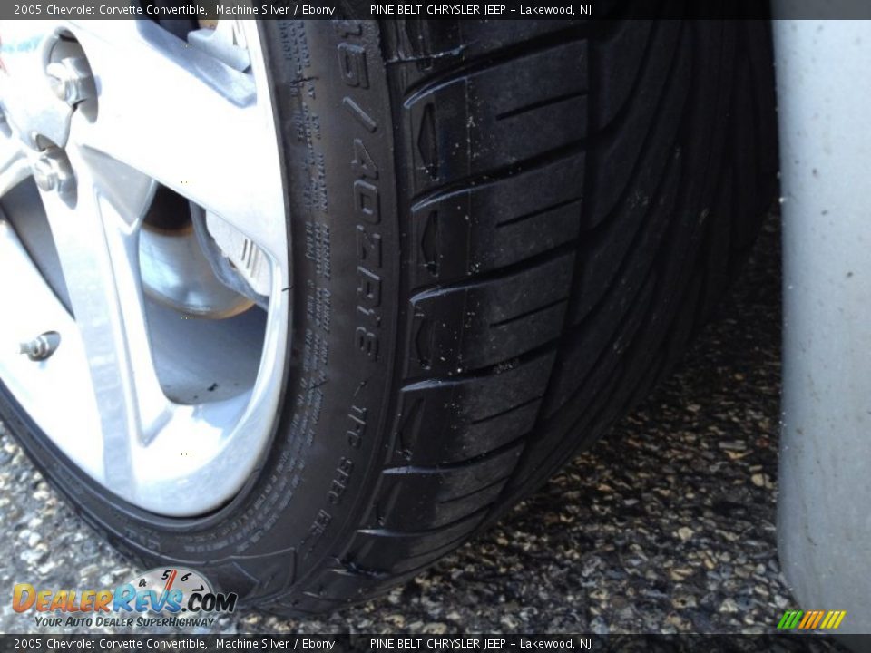 2005 Chevrolet Corvette Convertible Machine Silver / Ebony Photo #18