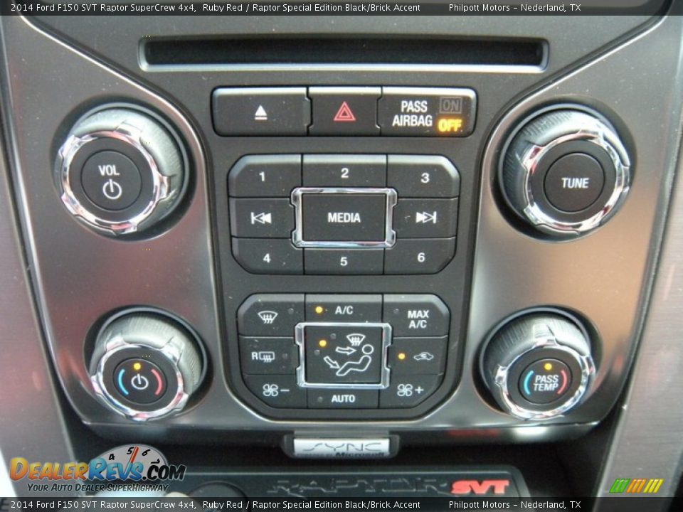 Controls of 2014 Ford F150 SVT Raptor SuperCrew 4x4 Photo #32