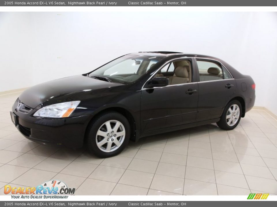 Front 3/4 View of 2005 Honda Accord EX-L V6 Sedan Photo #3