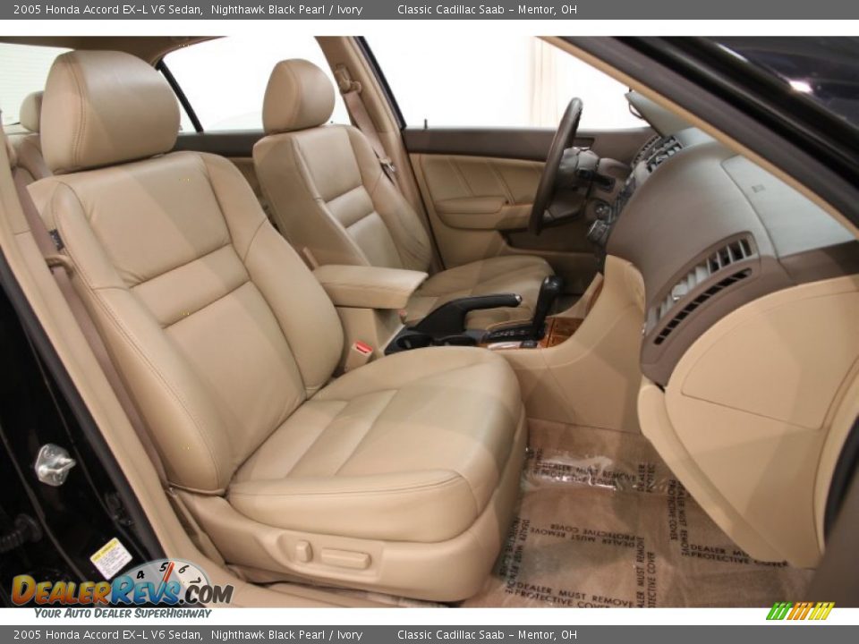 Front Seat of 2005 Honda Accord EX-L V6 Sedan Photo #10