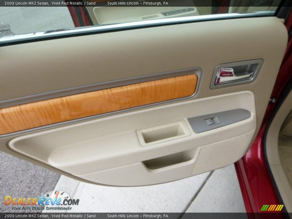 Door Panel of 2009 Lincoln MKZ Sedan Photo #19