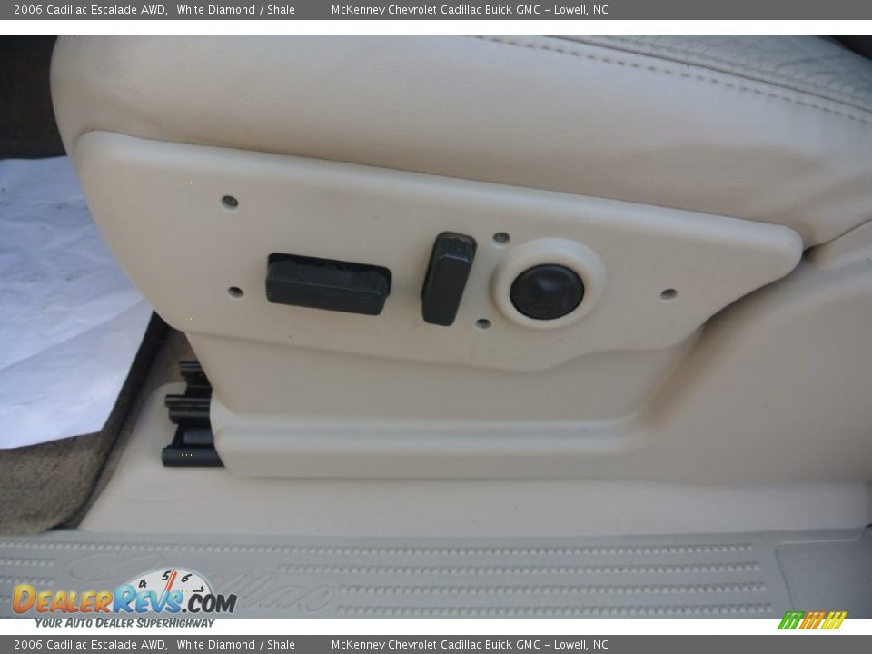 2006 Cadillac Escalade AWD White Diamond / Shale Photo #9