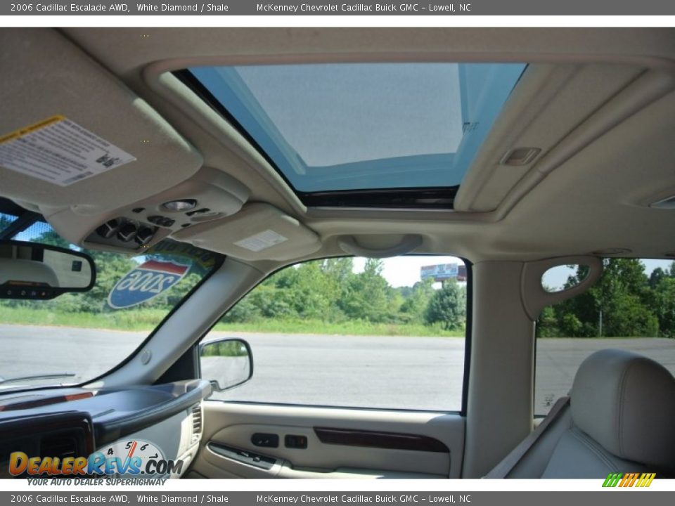 2006 Cadillac Escalade AWD White Diamond / Shale Photo #12