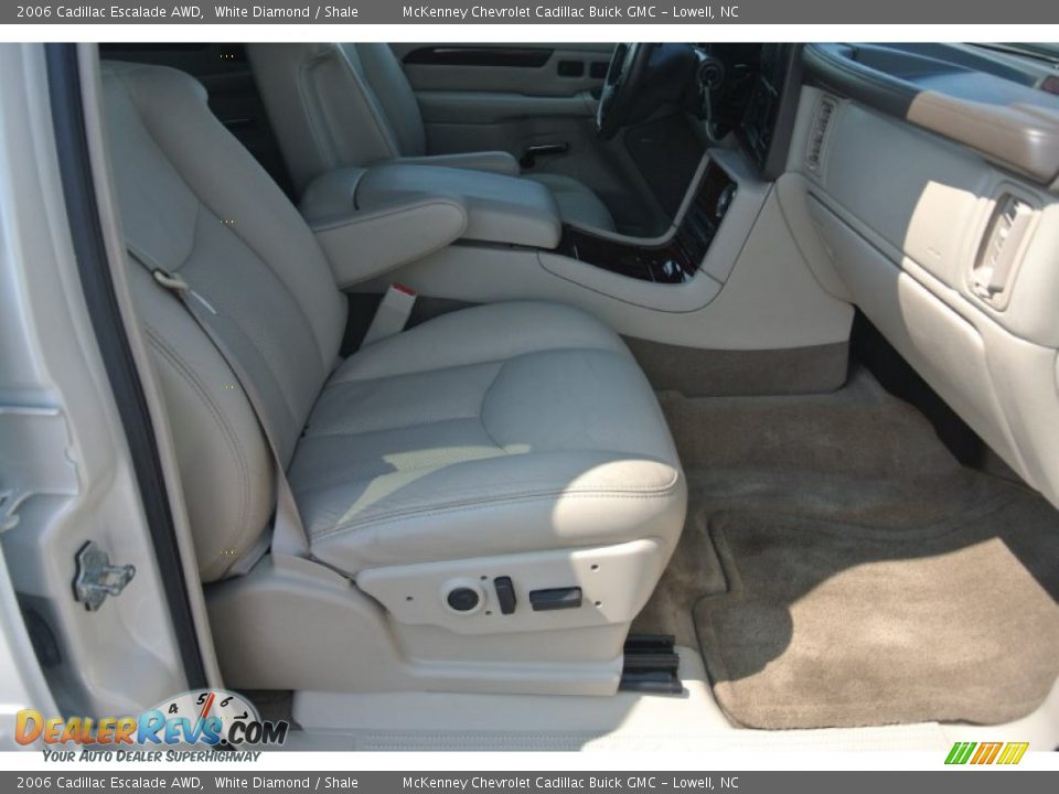 2006 Cadillac Escalade AWD White Diamond / Shale Photo #22