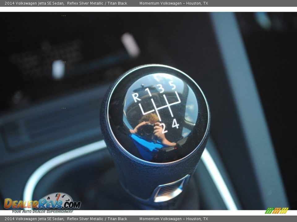 2014 Volkswagen Jetta SE Sedan Reflex Silver Metallic / Titan Black Photo #26