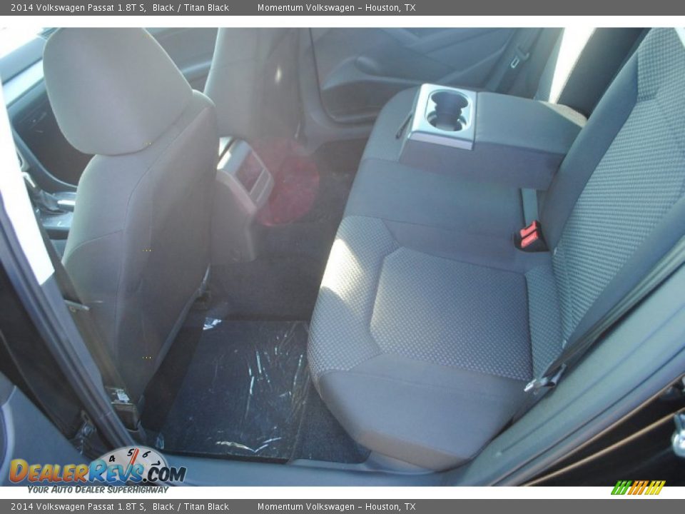 2014 Volkswagen Passat 1.8T S Black / Titan Black Photo #11
