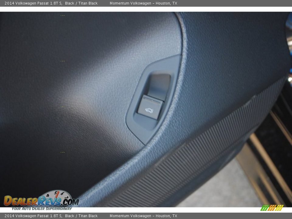 2014 Volkswagen Passat 1.8T S Black / Titan Black Photo #17