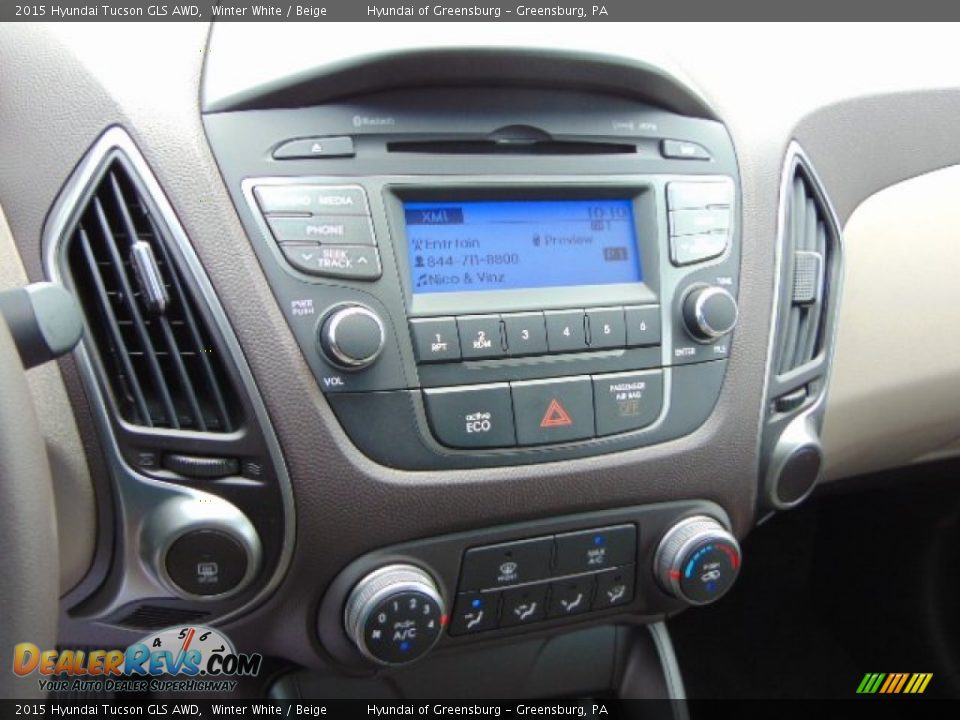 Controls of 2015 Hyundai Tucson GLS AWD Photo #13